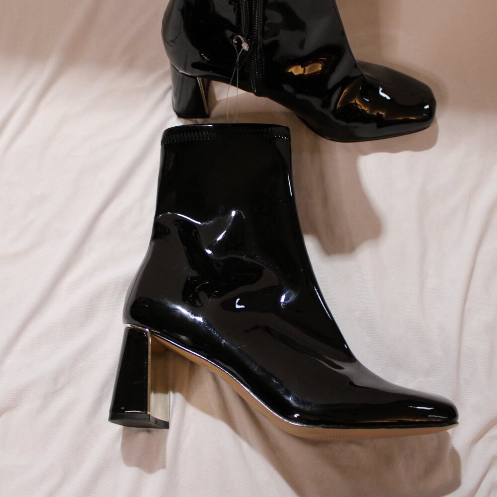 ALDO Talobreclya Black Patent Gold Block Heel Boots Size 8 NWOB